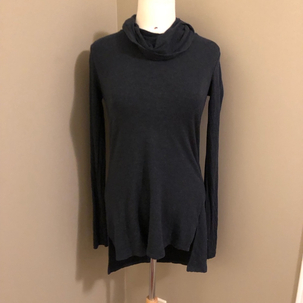 Cabi Turtle Neck Size XS